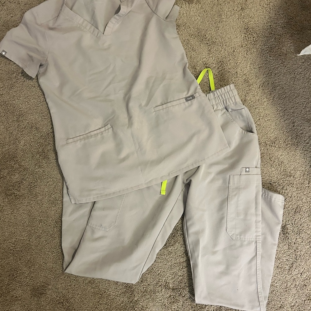 Figs Cement Gray Scrub Set